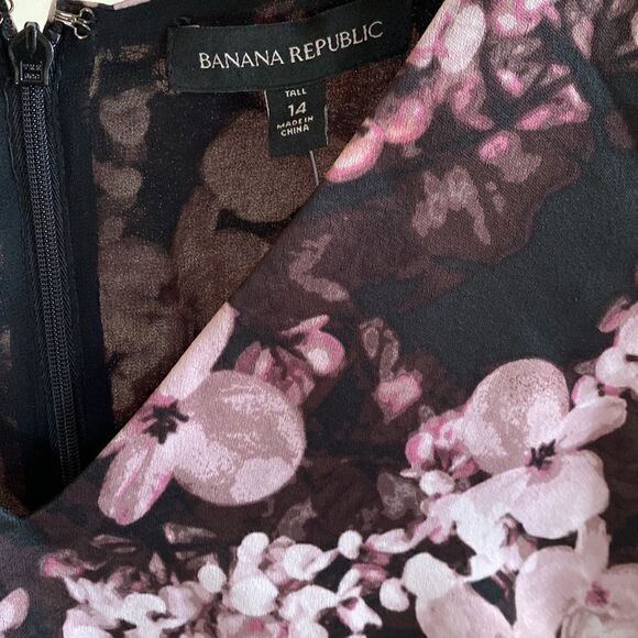 NWT Sleeveless V-neck Floral Shift Dress by BR - Picture 6 of 13